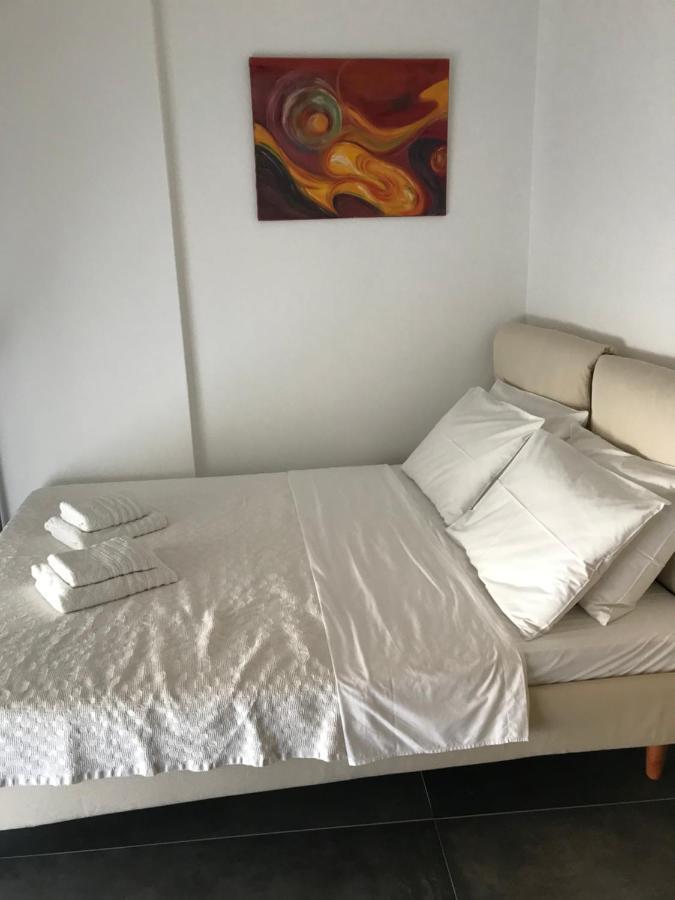 Apartment Michail Нікіті Екстер'єр фото