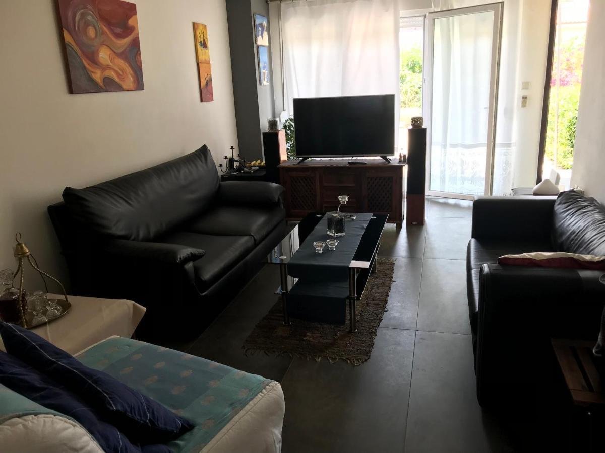 Apartment Michail Нікіті Екстер'єр фото